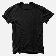 Load image into Gallery viewer, 68f6623ec600065f8f92bc31_hiroclark-t-shirt-slub-jersey-black_1780602126756.jpg