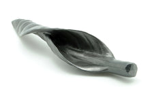 Load image into Gallery viewer, medium curled leaf 2