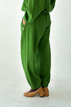 Load image into Gallery viewer, FTBalloonPants_Avocado_2.jpg