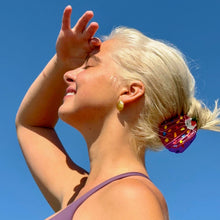 Load image into Gallery viewer, Midi Jello Hair Claw Clip
