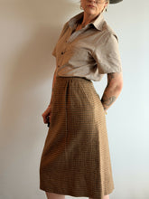 Load image into Gallery viewer, Japanese Brown Chambray S-Sleeve B-Down Shirt