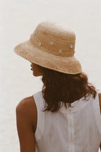 Load image into Gallery viewer, Natural Daisy Cruiser
