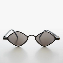 Load image into Gallery viewer, Picnicwear Vintage Deadstock SUNGLASSES