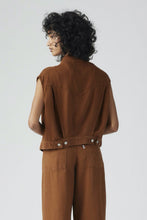 Load image into Gallery viewer, Sorrel Horse Shrunken 90s Vest
