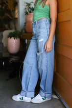 Load image into Gallery viewer, In The Middle Baggy Dad Jean
