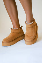 Load image into Gallery viewer, Chestnut Breckenridge Boot

