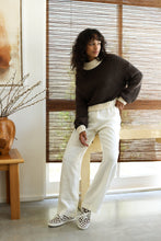 Load image into Gallery viewer, Espresso Bodie Pullover
