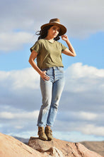Load image into Gallery viewer, ALMA CROP TEE
