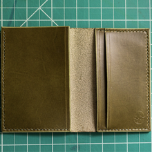 Load image into Gallery viewer, Bifold Olive
