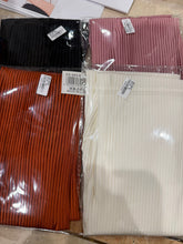 Load image into Gallery viewer, IMG_8291_40b008ac-77c0-4570-9fa9-08ec8826029e.heic
