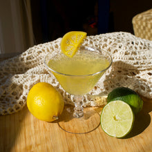 Load image into Gallery viewer, Mini Lemon Slice Hair Claw Clip
