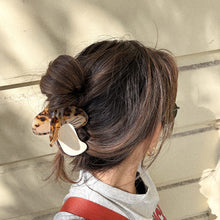Load image into Gallery viewer, Midi Shiitake Mushroom Hair Claw Clip
