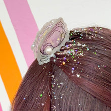 Load image into Gallery viewer, Mini Oyster Hair Claw Clip
