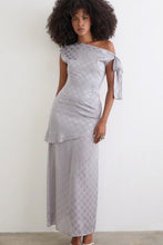 Load image into Gallery viewer, SARDIAN-DRESS-CFN-MNCHRM-SLVR-GRY-33567.jpg
