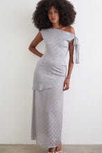 Load image into Gallery viewer, SARDIAN-DRESS-CFN-MNCHRM-SLVR-GRY-33575.jpg
