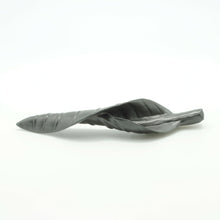 Load image into Gallery viewer, medium curled leaf 1

