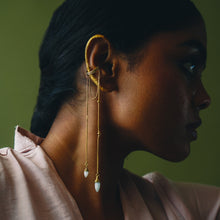 Load image into Gallery viewer, wonder-mogra-long-ear-cuff-01.jpg
