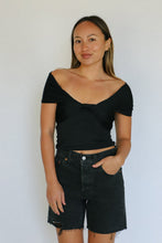 Load image into Gallery viewer, Lunar Black 501 Mid Thigh Short
