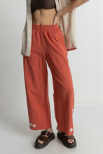 Load image into Gallery viewer, Coral Foral Pant
