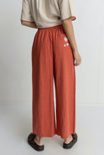 Load image into Gallery viewer, Coral Foral Pant
