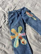 Load image into Gallery viewer, Picnicwear Appliquéd Vintage Jeans

