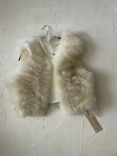 Load image into Gallery viewer, Sheepskin Vest Ivory front/Patchwork back
