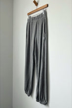 Load image into Gallery viewer, Heather Grey Balloon Pant

