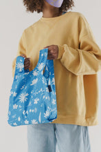 Load image into Gallery viewer, Baby Blue Floral Sun Print Baggu
