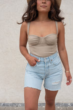 Load image into Gallery viewer, Luxor Focus 501 Mid Thigh Short
