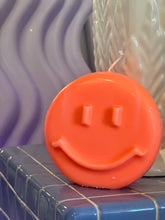 Load image into Gallery viewer, Smiley Candle
