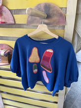 Load image into Gallery viewer, Picnicwear Appliquéd Motif Sweatshirt
