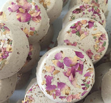 Load image into Gallery viewer, Rose Cardamom Bath Fizzy

