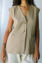 Load image into Gallery viewer, Taupe Evan Vest
