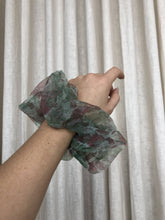 Load image into Gallery viewer, Vintage Floral Srunchie
