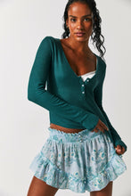 Load image into Gallery viewer, Evergreen Keep It Basic Layering Top
