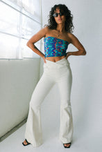 Load image into Gallery viewer, Worn White Venice Beach Flare
