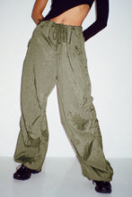 Load image into Gallery viewer, Silver Green Chute Trouser
