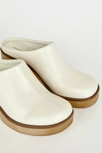 Load image into Gallery viewer, Cream Tides Clog
