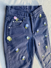 Load image into Gallery viewer, Picnicwear Appliquéd Vintage Jeans
