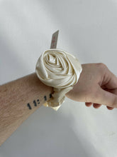 Load image into Gallery viewer, ROSE SCRUNCHIE
