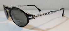 Load image into Gallery viewer, Picnicwear Vintage Deadstock SUNGLASSES
