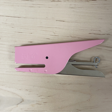 Load image into Gallery viewer, Ellepi Stapler &amp; Staples

